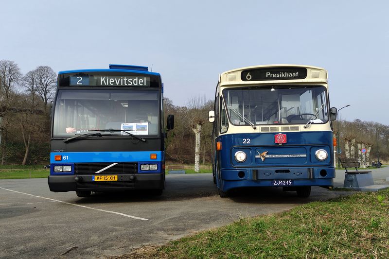 Rondrit met museumbussen door Arnhem